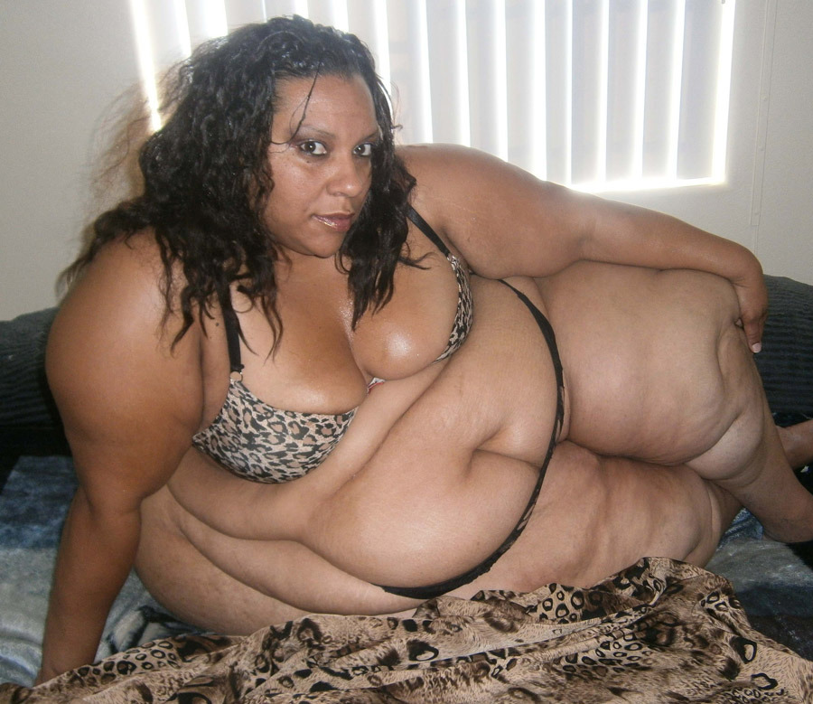 ssbbw-pear:  Full Images ===&gt; http://imgur.com/a/kHupD