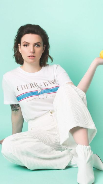 Emma blackery, pretty celebrity, photoshoot, 720x1280 wallpaper @wallpapersmug : https://ift.tt/2FI4