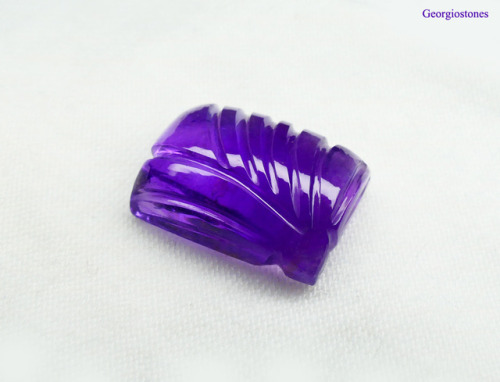 mineralsgemstones: Amethyst carving https://www.etsy.com/listing/569027118 