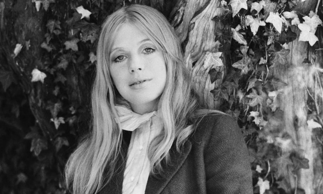 Marianne Faithfull photographed by Bill Rowntree at her house in Berkshire, 1971🌻
Via @weirdtvland on Instagram🌻