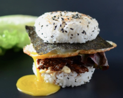 yumi-food:  Teriyaki Flank Steak Sushi Burger |