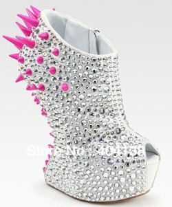 Sexy No Heel Wedges With Rivets &Amp;Amp; Pink Spikes. ♥  Omg These Are Amazing.