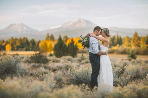 What&rsquo;s better than a mountain side elopement? Not much! Photographed by Victoria Carlson Photo