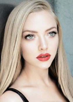 amandaseyfriedsource:  Amanda Seyfried photographed