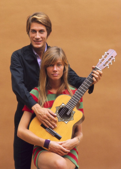 thegoldenyearz:Françoise Hardy and Jacques Dutronc by Jean-Marie Périer, 1967