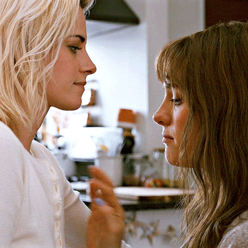 rainbowkarolina:  ABBY & HARPER in HAPPIEST SEASON