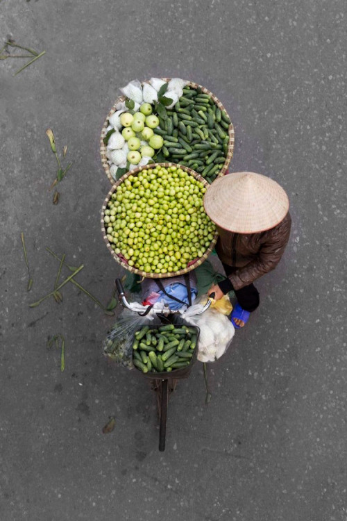 shihlun - Vietnamese Street Vendors Photo - Loes HeerinkArt