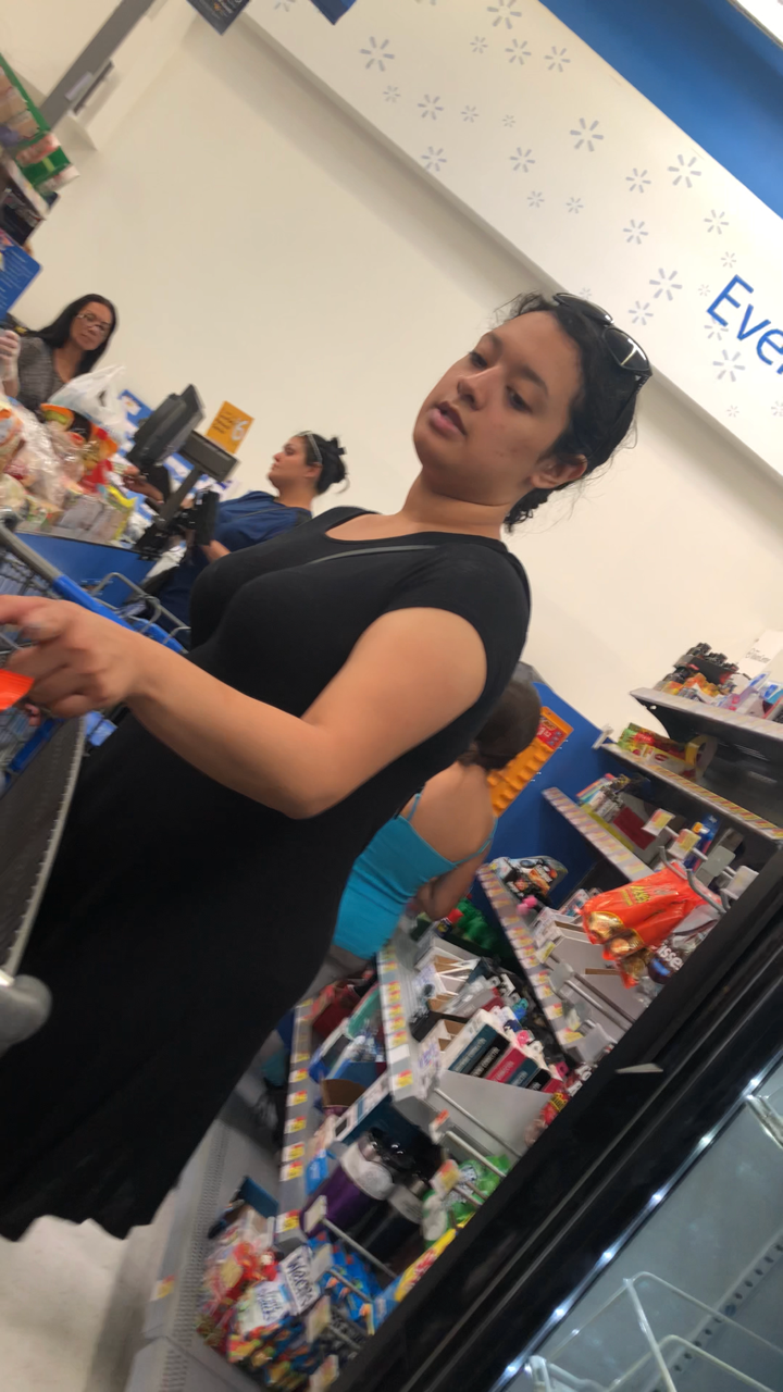 creeping122411:  🍑Here’s my first upskirt on a fat ass milf🍑 How did I do
