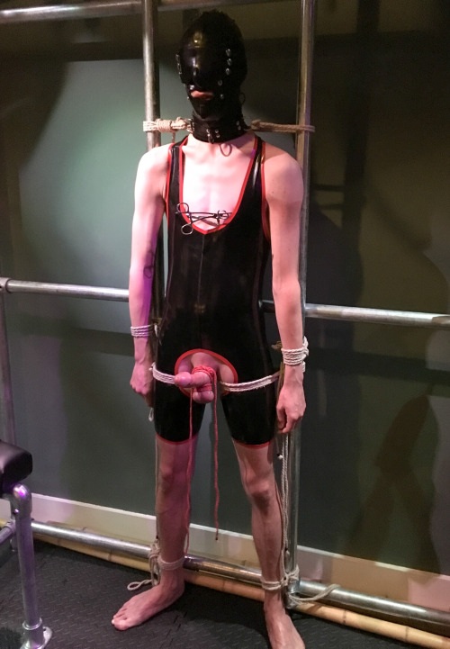 rubberyell:  The start of my thoroughly amazing day with @puploki and @emsedonyk 