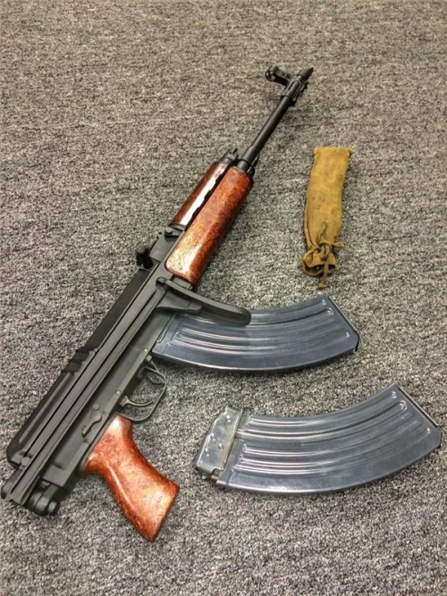 celtic-tactical: gunrunnerhell: VZ58 Czech rifle that resembles an AK but shares almost no parts com