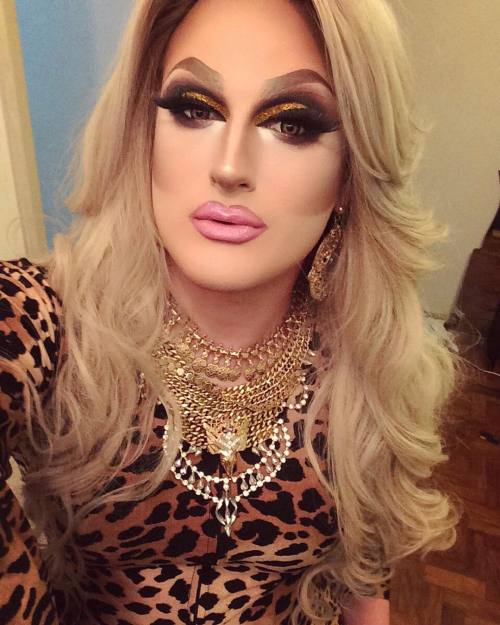 Sex boy-to-girl-transformation:  Drag Queen Diva pictures