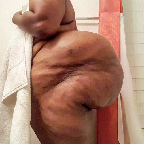 dssatl2020: blacksupersizedasses: Good Gawd. Nothin but Ass All Assss!