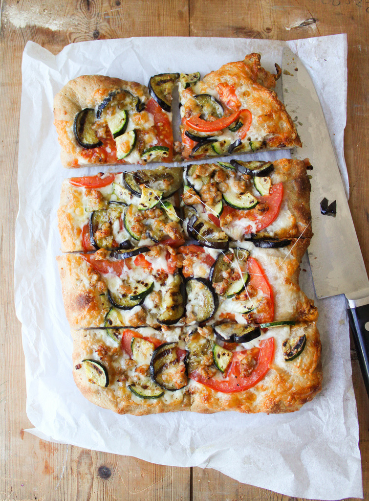 emigetsfit:  summer vegetable pizza 