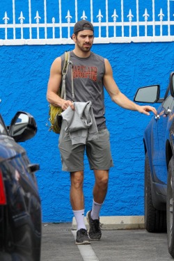 boyzoo:  Nyle DiMarco at Dancing With The Stars dance rehearsal studio in Hollywood.  
