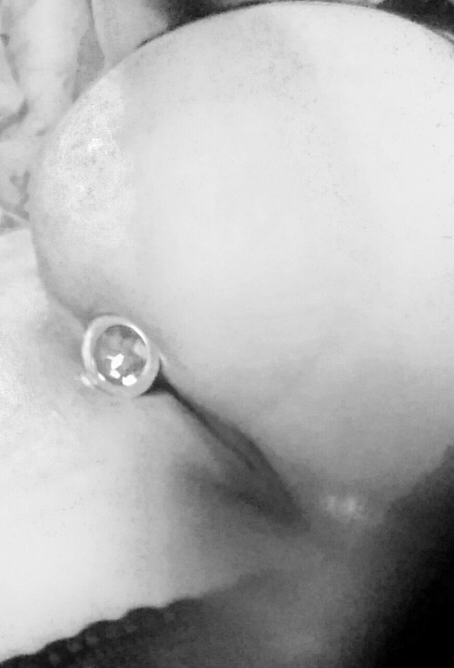 desiretostimulate:  A pleasant afternoon of self gratification 💋