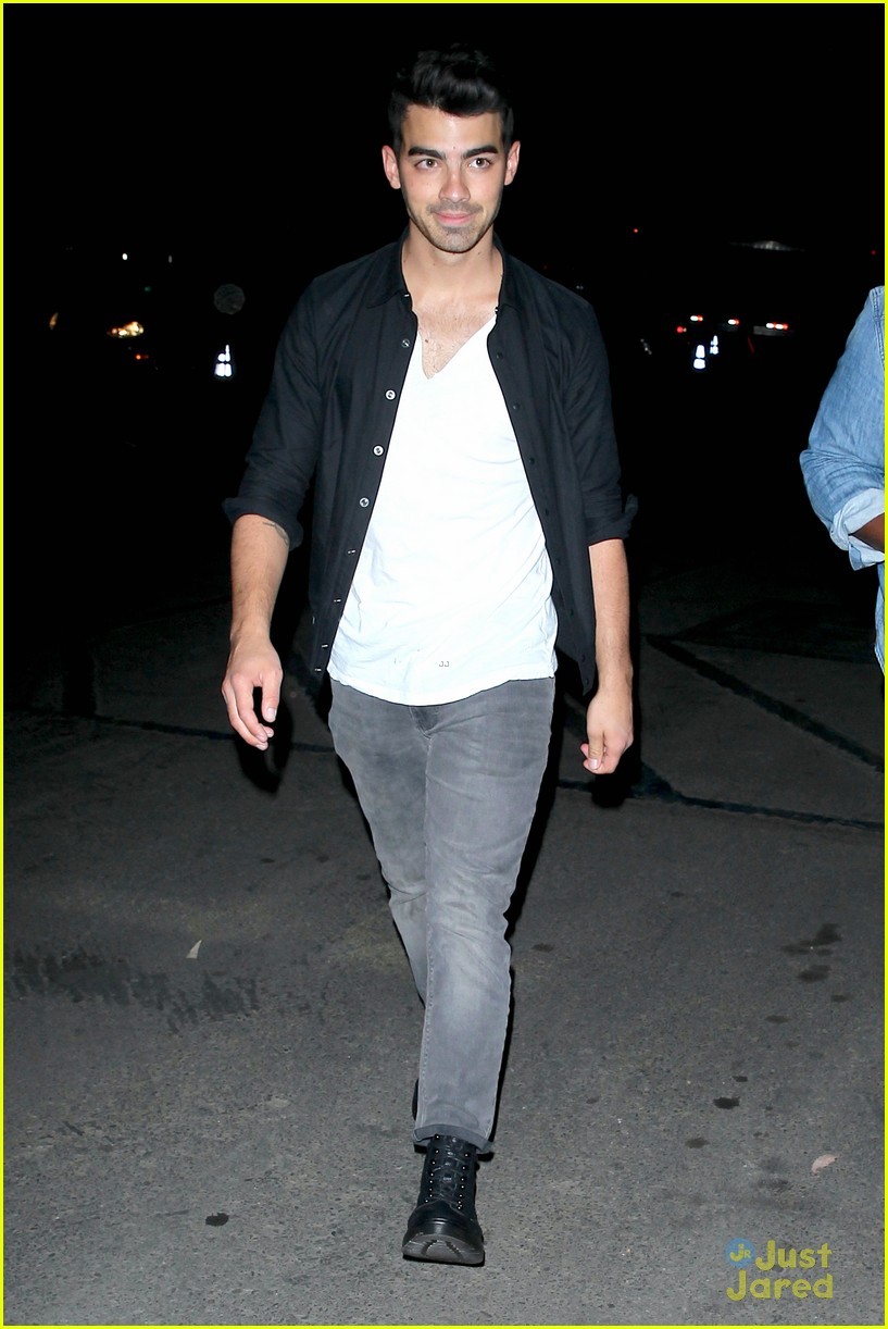 jobrosnews:  Joe Jonas arriving to the Kings of Leon after party in Los Angeles [10/3]