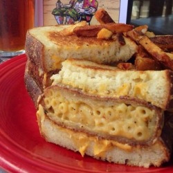sexymeals:  Mighty Macaroni Grilled Cheese
