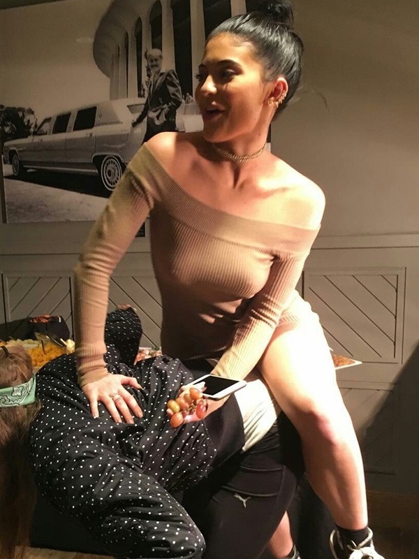 tottallykardashianobssessed:  Kylie Jenner