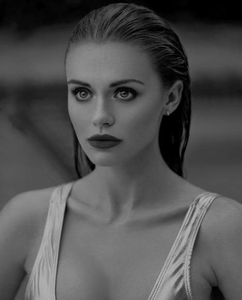 Holland Roden - Page 2 Tumblr_ob4eo232aI1rnb4xco1_r2_500