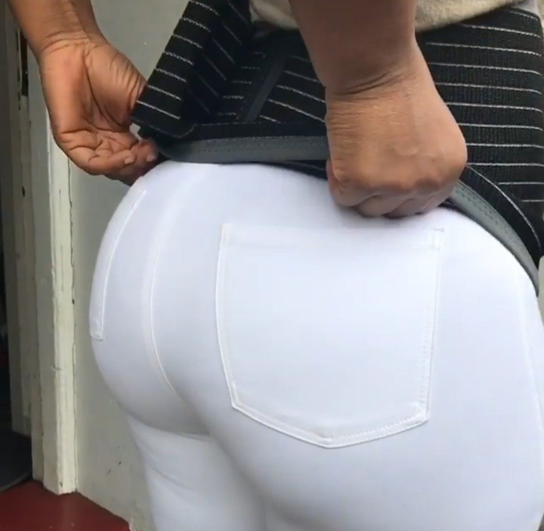 kingjazziedad:  DeliciouslySexy . Curvy. BootiDelicious     Ms AbidiBroni 💜 💜