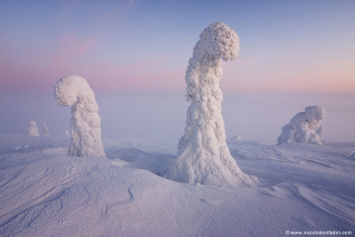 obonic:  stories-yet-to-be-written:  EpicDash: 32 Surreal Places On Earth That Belong In A Dream, Part 2.  Part 1 here 1: Turquoise Ice, Lake Baikal, Russia. Lake Baikal is the largest and oldest freshwater lake in the world. In the winter, the lake