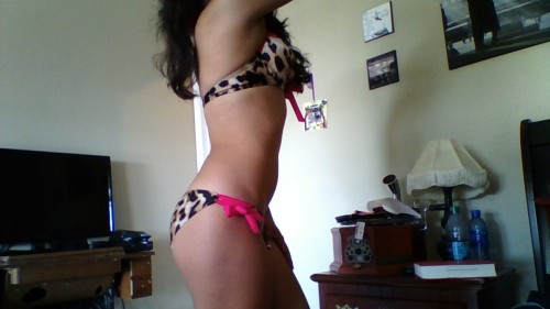 bbygirlrose: I went to the lake today and it felt AMAZING to finally be able to swim!..! This is als