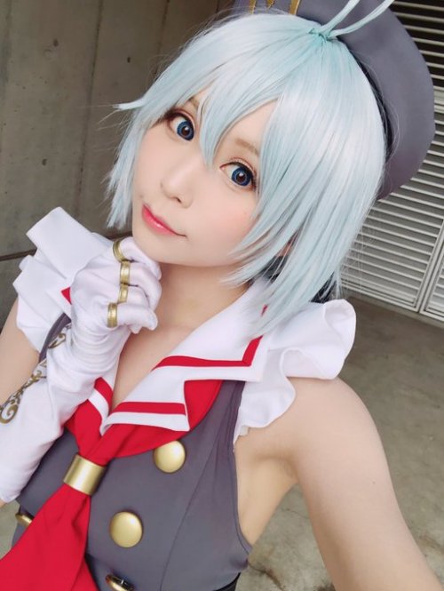 kobu-ta:   ゲームショウありがとうございました！KLabGamesブース「禍つヴァールハイト」の公式コスプレイヤーとして、コラボ中の電脳少女シロちゃん(@SIROyoutuber )のコスプレしてました。初お披露目でした✨#まがつシロ生