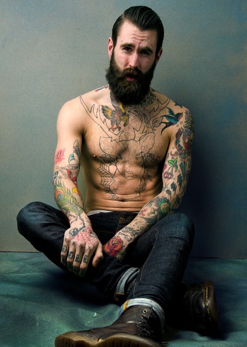 lamortediuncomico:  lyc4n:  why does any man bother   I’m starting to ask that myself