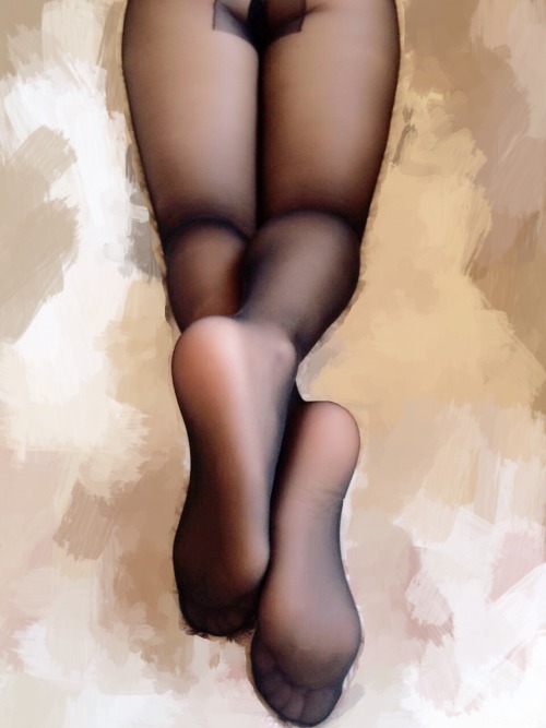sexycaty0110: Wearing pantyhose today