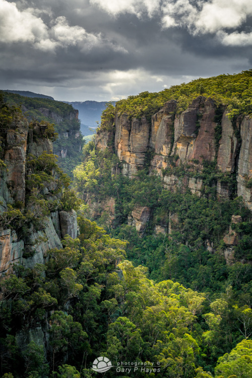 oceaniatropics: capertee valley, nsw, australia, by Gary Hayes