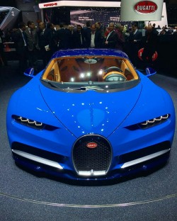 throttlestomper:  Bugatti Chiron | Source