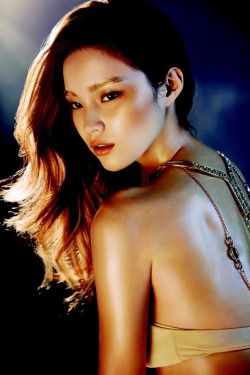 Koreanmodel:  Han Eu Ddeum For Ceci Korea Nov 2015 