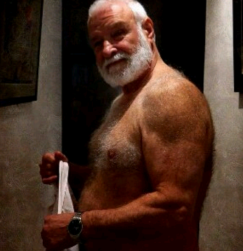 oldrfuckr: WUFF daddy