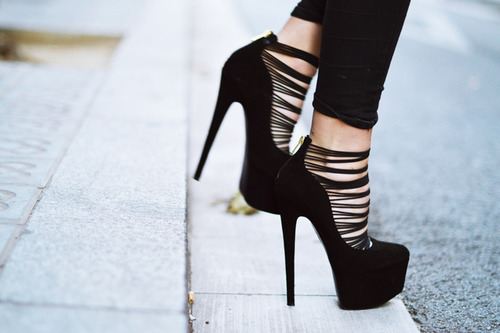 heelsfans.socialdoe.com/