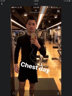 gayhkboy:  kylechung:  icednangels:  毛孩！  Wow  好舒服喎🤤大大條