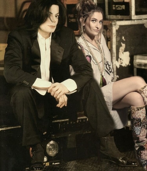 I love them so much ❤❤❤ The King with The Princess @parisjackson @shittyextraterrestrial @michaeljac