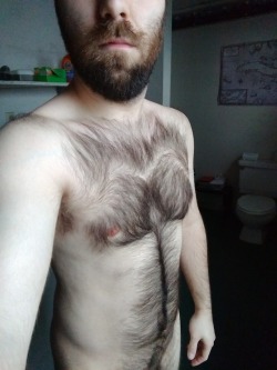 sweatyhairylickable:  http://sweatyhairylickable.tumblr.com for more hairy sweaty dudes!