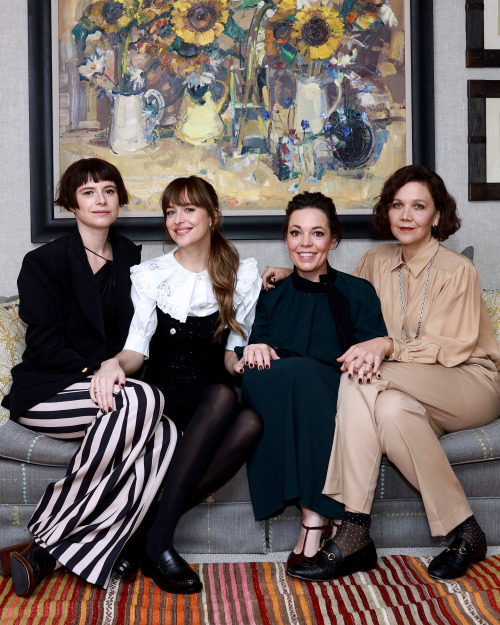 iheartmastani:Dakota Johnson, Olivia Colman, Paul Mescal, Jessie Buckley and Maggie Gyllenhaal at &l