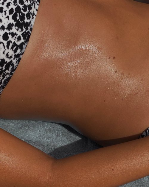 Summer skin by @frachella #frachella #frachellamood #giakiara #summervibes #skin #bythesea w