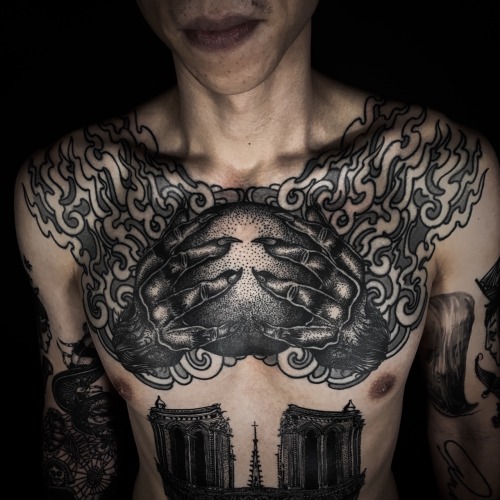 Really happy that my brother added the perfect twist to the hands I did on Chung’s chest. These grey flames are a damn clever idea . T'es le meilleur mec!!!