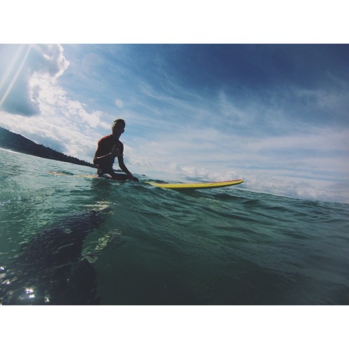 surfing-in-harmony:  pineappleparaknox:  ssun—kissed:  🌊🏄 