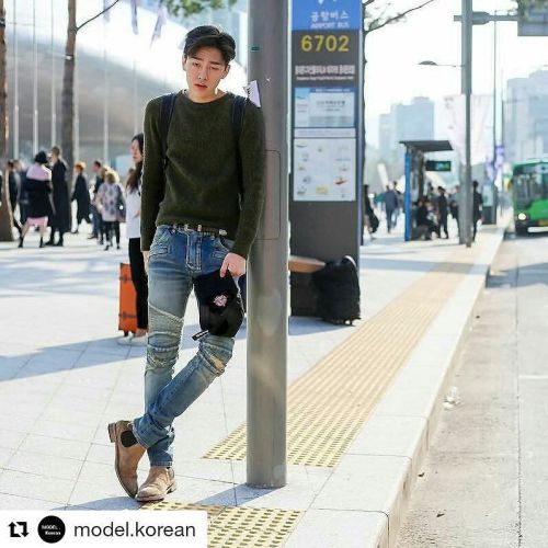 #Repost @model.korean・・・Hyunbin (@komurola )By @jungmu__ ❤❤❤#17ss #sfw #Seoulfashionweek#model #kore