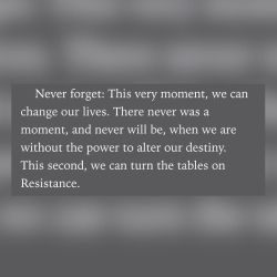 At any second we can sit down and do work! 🙌🏽 #NewYearSameGoals #NoResistance Thanks @kaulana99 for the book recommendation 🤓 #TheWarOfArt by nattcity