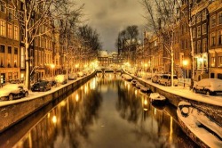 3Pluribusunum:  Snow In Amsterdam - Photo By Arlette Reloaded  My City!