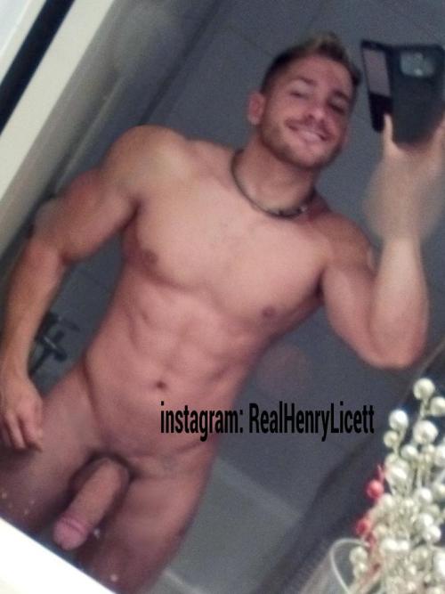 sprinkledpeen:  Henry Licett at the gymClick here to see more of Henry’s amazing monster bulge/cock.