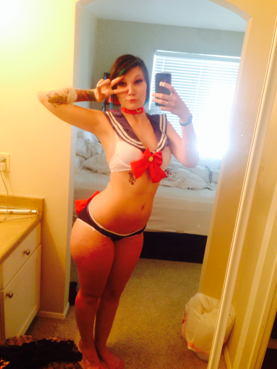 comfortably-lobotomized:  satanssiren:  Just playin a little dress up on this lovely