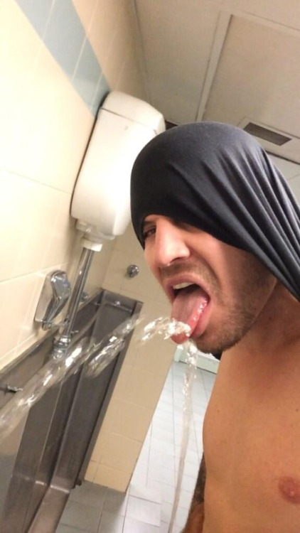 funky-hunks:  Guys gone Wild