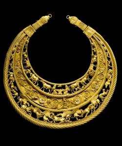 widderkatzenwerke:  Scythian Gold. Pectorale from Tolstaja Mogila, Kurgan. 4th century BCE.