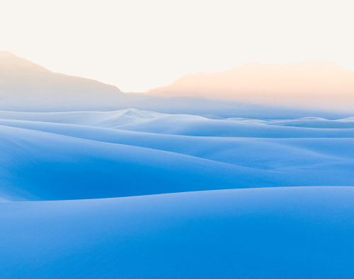 americasgreatoutdoors:Like a mirage, dazzling white sand dunes shimmer in the tucked-away Tularosa B