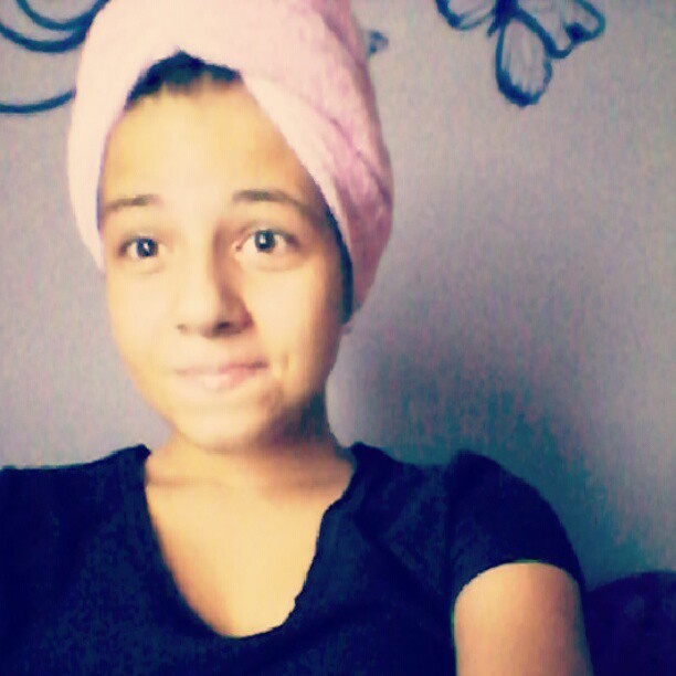 Bom dia haha #me #with #towel #pink #black #goodmorning #morning #day #TagsForLikes